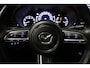 Mazda 3 2.0 e-SkyActiv-X M Hybrid 180 Luxury / Orig. Nederlands / Elektr. verstelbare voorstoel met memory / BOSE Audio / Apple Carplay - Android Auto / HUD / Stoelverwarming / Achteruitrijcamera / Cruise control / Dodehoekdetectie / Black Optic / 18'' LMV / Navigatie