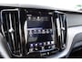 Volvo XC60 2.0 T8 Twin Engine AWD R-Design | Plug-in Hybrid (PHEV) | 360 Graden Camera | Trekhaak | Panoramadak | Navigatie | Apple Carplay | Android Auto | Harman Kardon Audio | Stoelverwarming voor en achter | Lichtmetalen Velgen 21 inch