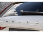 Volvo XC60 2.0 T8 Twin Engine AWD R-Design | Plug-in Hybrid (PHEV) | 360 Graden Camera | Trekhaak | Panoramadak | Navigatie | Apple Carplay | Android Auto | Harman Kardon Audio | Stoelverwarming voor en achter | Lichtmetalen Velgen 21 inch