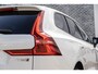Volvo XC60 2.0 T8 Twin Engine AWD R-Design | Plug-in Hybrid (PHEV) | 360 Graden Camera | Trekhaak | Panoramadak | Navigatie | Apple Carplay | Android Auto | Harman Kardon Audio | Stoelverwarming voor en achter | Lichtmetalen Velgen 21 inch