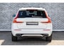 Volvo XC60 2.0 T8 Twin Engine AWD R-Design | Plug-in Hybrid (PHEV) | 360 Graden Camera | Trekhaak | Panoramadak | Navigatie | Apple Carplay | Android Auto | Harman Kardon Audio | Stoelverwarming voor en achter | Lichtmetalen Velgen 21 inch