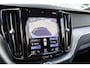Volvo XC60 2.0 T8 Twin Engine AWD R-Design | Plug-in Hybrid (PHEV) | 360 Graden Camera | Trekhaak | Panoramadak | Navigatie | Apple Carplay | Android Auto | Harman Kardon Audio | Stoelverwarming voor en achter | Lichtmetalen Velgen 21 inch