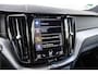 Volvo XC60 2.0 T8 Twin Engine AWD R-Design | Plug-in Hybrid (PHEV) | 360 Graden Camera | Trekhaak | Panoramadak | Navigatie | Apple Carplay | Android Auto | Harman Kardon Audio | Stoelverwarming voor en achter | Lichtmetalen Velgen 21 inch