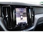Volvo XC60 2.0 T8 Twin Engine AWD R-Design | Plug-in Hybrid (PHEV) | 360 Graden Camera | Trekhaak | Panoramadak | Navigatie | Apple Carplay | Android Auto | Harman Kardon Audio | Stoelverwarming voor en achter | Lichtmetalen Velgen 21 inch