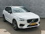 Volvo XC60 2.0 T8 Twin Engine AWD R-Design | Plug-in Hybrid (PHEV) | 360 Graden Camera | Trekhaak | Panoramadak | Navigatie | Apple Carplay | Android Auto | Harman Kardon Audio | Stoelverwarming voor en achter | Lichtmetalen Velgen 21 inch