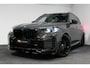 BMW X5 xDrive50e M Sport / M Bodykit / Achterasbesturing / Panoramadak / Elektr. verstelbare voorstoelen + memory / Softclose / Luchtvering / Elektr. wegklapbare trekhaak / HUD Professional / Harman Kardon Surround Sound / 22'' LMV / Ambienteverlichting / Stoelverwarming V+ A / Achteruitrijcamera / Shadow Line
