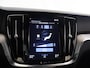 Volvo V60 2.0 B3 R-Design | 360 Camera | Harmand/ Kardon | Memory stoelen | HUD | Stoelverwarming | Panoramdak | Dodehoekdetectie |