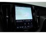 Volvo XC60 2.0 T8 Plug-in hybrid AWD Ultimate Dark | SOH 99,9% | Trekhaak | Head-up | Sport Stoelen | 360 camera |