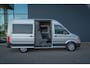 Volkswagen Crafter 35 2.0 TDI L3H2 DC 140PK Aut8 Trekhaak, Achteruitrijcamera, Navi, 17" LM Velgen, Voorruitverwarming, Adaptieve Cruise Control, Stoel-stuurverwarming, Houten Laadvloer