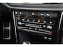 Volkswagen T-Roc 1.5 TSI 150pk DSG R-Line Black Style Panoramadak Trekhaak Camera Beats Keyless Stoelverwarming