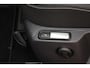 Volkswagen T-Roc 1.5 TSI 150pk DSG R-Line Black Style Panoramadak Trekhaak Camera Beats Keyless Stoelverwarming