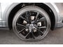 Volkswagen T-Roc 1.5 TSI 150pk DSG R-Line Black Style Panoramadak Trekhaak Camera Beats Keyless Stoelverwarming