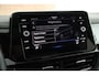 Volkswagen T-Roc 1.5 TSI 150pk DSG R-Line Black Style Panoramadak Trekhaak Camera Beats Keyless Stoelverwarming