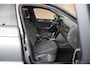 Volkswagen T-Roc 1.5 TSI 150pk DSG R-Line Black Style Panoramadak Trekhaak Camera Beats Keyless Stoelverwarming