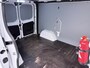 Renault Trafic 2.0dCi 120PK T29 L1H1 Trekhaak Airco Navi Euro 6 Cruise Control Bluetooth Pdc Betonplex Vloer Wandbetimmering Schuifdeur 2.000KG Trekgewicht 1e Eigenaar Origineel Nederlandse Auto
