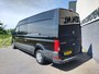 Volkswagen Crafter 35 2.0TDI 141PK AUT L4H3 2X Schuifdeur Camera Apple Carplay Android Auto Cruise Control Navi Airco Pdc Betonplex Vloer Lat om Lat Betimmering Wandbeplating Euro 6 Origineel Nederlandse Bus