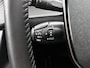 Peugeot 2008 SUV Style 100pk | Navigatie via Apple Carplay / Android Auto | Climate Control | Cruise Control | Parkeersensoren | Led koplampen | Elektrisch inklapbare spiegels | Bluetooth | DAB+ radio | Automatisch dimlicht | Regensensor | Multifunctioneel lederen stuurwiel |