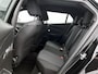 Peugeot 2008 SUV Style 100pk | Navigatie via Apple Carplay / Android Auto | Climate Control | Cruise Control | Parkeersensoren | Led koplampen | Elektrisch inklapbare spiegels | Bluetooth | DAB+ radio | Automatisch dimlicht | Regensensor | Multifunctioneel lederen stuurwiel |