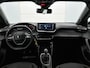Peugeot 2008 SUV Style 100pk | Navigatie via Apple Carplay / Android Auto | Climate Control | Cruise Control | Parkeersensoren | Led koplampen | Elektrisch inklapbare spiegels | Bluetooth | DAB+ radio | Automatisch dimlicht | Regensensor | Multifunctioneel lederen stuurwiel |