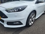 Ford Focus Wagon 2.0 250 pk ST Bi-Xenon, 18'' wielen, Winterpack