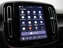 Volvo EX40 Single Motor Ext. Range Plus Europa 82 kWh / Forest Lake Metallic / Elektr. Verstelbare Stoelen / Stuur+Stoelverwarming / Harman Kardon / Dak Zwart /