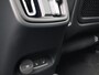 Volvo EX40 Single Motor Ext. Range Plus Europa 82 kWh / Forest Lake Metallic / Elektr. Verstelbare Stoelen / Stuur+Stoelverwarming / Harman Kardon / Dak Zwart /