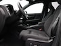 Volvo EX40 Single Motor Ext. Range Plus Europa 82 kWh / Forest Lake Metallic / Elektr. Verstelbare Stoelen / Stuur+Stoelverwarming / Harman Kardon / Dak Zwart /