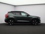 Volvo EX40 Single Motor Ext. Range Plus Europa 82 kWh / Forest Lake Metallic / Elektr. Verstelbare Stoelen / Stuur+Stoelverwarming / Harman Kardon / Dak Zwart /