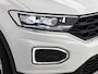 Volkswagen T-Roc 1.5 TSI Sport | 150 PK | Automaat | Digital Cockpit PRO | Apple Carplay / Android Auto | Panoramaschuif-kanteldak | Stoelverwarming | Elektrische Kofferbak |