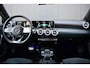 Mercedes-Benz A-klasse 180 Automaat Business Solution AMG LED | Leder/Alcantara | Panoramadak | Sportstoelen | Carplay | Sfeerverlichting