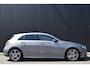 Mercedes-Benz A-klasse 180 Automaat Business Solution AMG LED | Leder/Alcantara | Panoramadak | Sportstoelen | Carplay | Sfeerverlichting