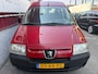 Peugeot Expert 220C 2.0-16V // 9 persoons // NW APK // 100 DKM NAP