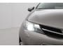 Toyota Auris Touring Sports 1.8 Hybrid Lease Plus | Panoramadak | Navigatie | Stoelverwarming | Parkeersensoren voor/achter | Keyless | Cruise Control | Clima | Camera | Xenon | 16 inch | Bluetooth