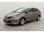 Toyota Auris Touring Sports 1.8 Hybrid Lease Plus | Panoramadak | Navigatie | Stoelverwarming | Parkeersensoren voor/achter | Keyless | Cruise Control | Clima | Camera | Xenon | 16 inch | Bluetooth