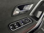 Mercedes-Benz A-klasse 200 Business Solution AMG 164pk | Automaat | Glazen schuif-kanteldak | Sfeer verlichting | Nieuwe type