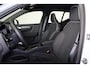 Volvo EX40 Single Motor Extended Range Plus Black Ed. 82 kWh IntelliSafe Assist/Surround - Parkeercamera achter - Harman/Kardon audio - Verwarmde voorstoelen, stuur & achterbank - Parkeersensoren voor & achter - Draadloze tel. lader - Warmtepomp - 20' LMV