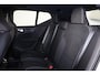 Volvo EX40 Single Motor Extended Range Plus Black Ed. 82 kWh IntelliSafe Assist/Surround - Parkeercamera achter - Harman/Kardon audio - Verwarmde voorstoelen, stuur & achterbank - Parkeersensoren voor & achter - Draadloze tel. lader - Warmtepomp - 20' LMV