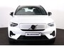 Volvo EX40 Single Motor Extended Range Plus Black Ed. 82 kWh IntelliSafe Assist/Surround - Parkeercamera achter - Harman/Kardon audio - Verwarmde voorstoelen, stuur & achterbank - Parkeersensoren voor & achter - Draadloze tel. lader - Warmtepomp - 20' LMV