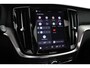 Volvo V60 T8 Plug-in hybrid AWD Ultra Dark | Trekhaak | Panoramadak | Sportstoelen | Long range | 19 Inch |