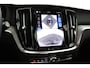 Volvo V60 T8 Plug-in hybrid AWD Ultra Dark | Trekhaak | Panoramadak | Sportstoelen | Long range | 19 Inch |