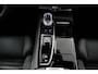 Volvo V60 T8 Plug-in hybrid AWD Ultra Dark | Trekhaak | Panoramadak | Sportstoelen | Long range | 19 Inch |
