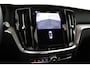 Volvo V60 T8 Plug-in hybrid AWD Ultra Dark | Trekhaak | Panoramadak | Sportstoelen | Long range | 19 Inch |