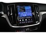 Volvo V60 T8 Plug-in hybrid AWD Ultra Dark | Trekhaak | Panoramadak | Sportstoelen | Long range | 19 Inch |