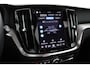 Volvo V60 T8 Plug-in hybrid AWD Ultra Dark | Trekhaak | Panoramadak | Sportstoelen | Long range | 19 Inch |