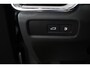 Volvo V60 T8 Plug-in hybrid AWD Ultra Dark | Trekhaak | Panoramadak | Sportstoelen | Long range | 19 Inch |