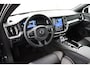 Volvo V60 T8 Plug-in hybrid AWD Ultra Dark | Trekhaak | Panoramadak | Sportstoelen | Long range | 19 Inch |
