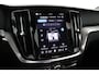 Volvo V60 T8 Plug-in hybrid AWD Ultra Dark | Trekhaak | Panoramadak | Sportstoelen | Long range | 19 Inch |