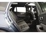Volvo V60 T8 Plug-in hybrid AWD Ultra Dark | Trekhaak | Panoramadak | Sportstoelen | Long range | 19 Inch |