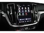 Volvo V60 T8 Plug-in hybrid AWD Ultra Dark | Trekhaak | Panoramadak | Sportstoelen | Long range | 19 Inch |