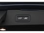 Volvo V60 T8 Plug-in hybrid AWD Ultra Dark | Trekhaak | Panoramadak | Sportstoelen | Long range | 19 Inch |